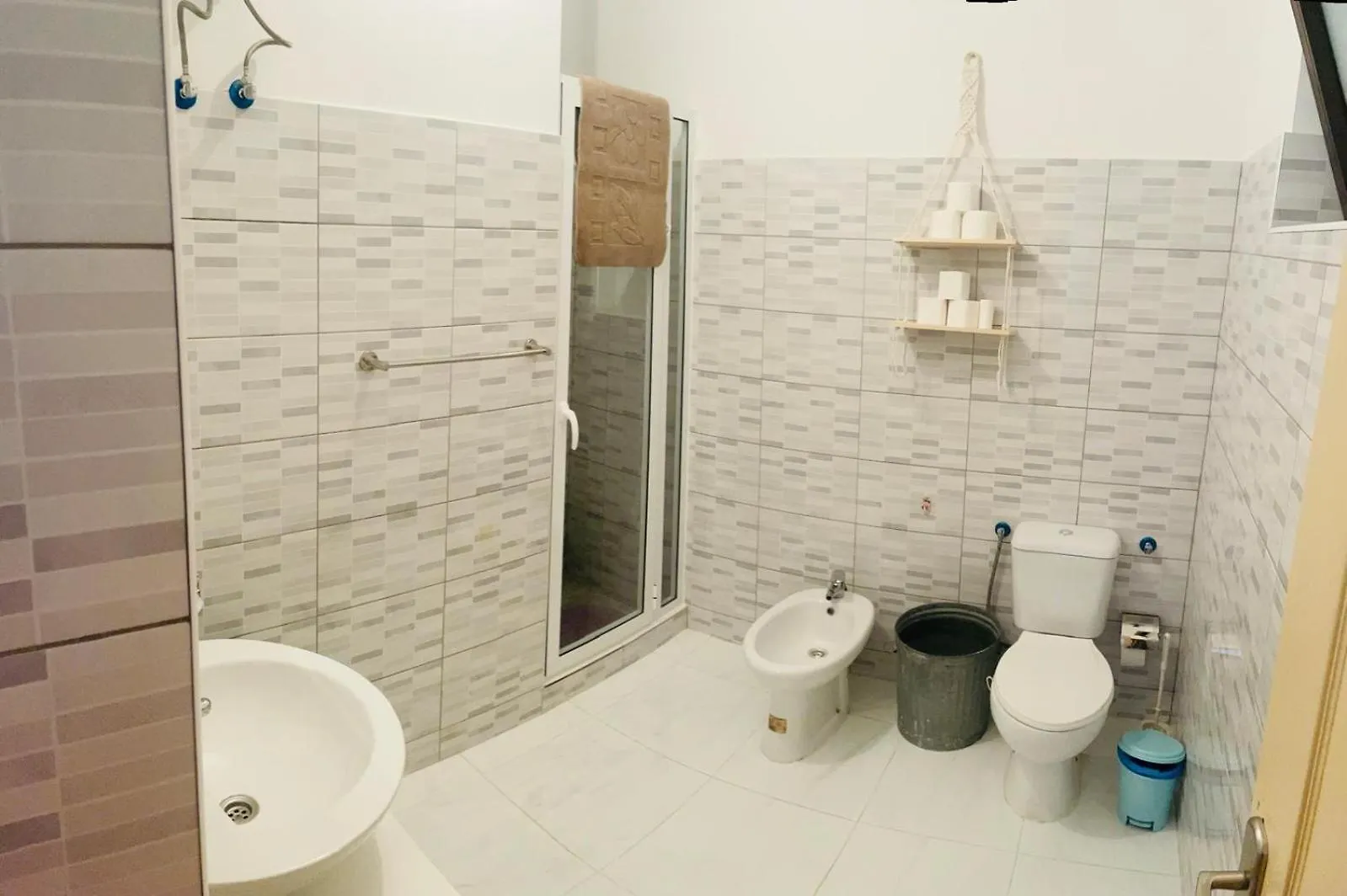 Bedroom Next Airport Espargos Kwatera prywatna